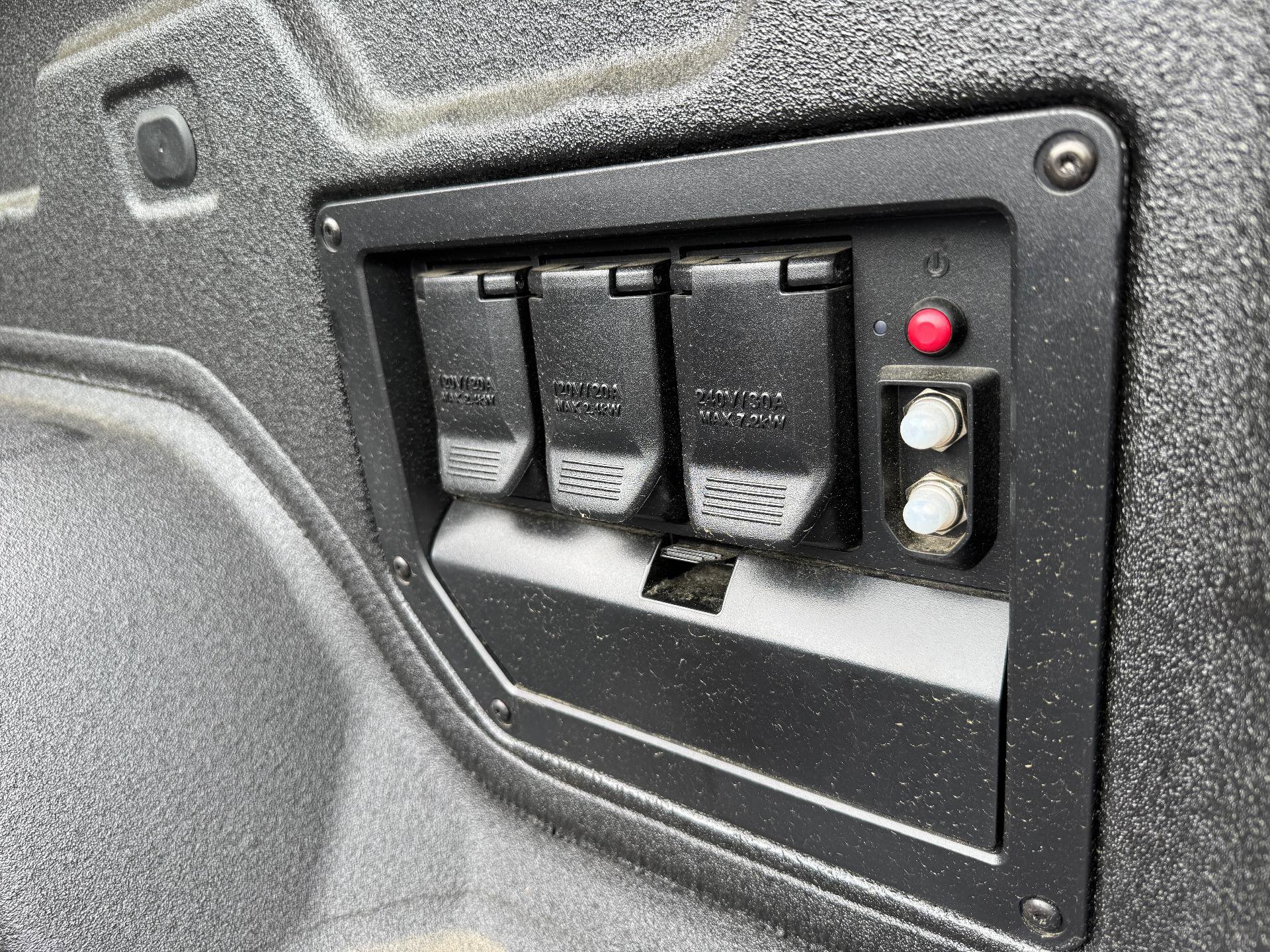 New 2025 GMC Sierra EV Denali image 10