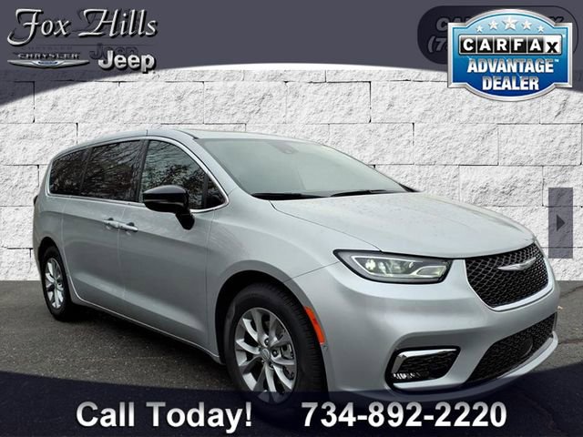 New 2026 Chrysler Pacifica Limited image 1