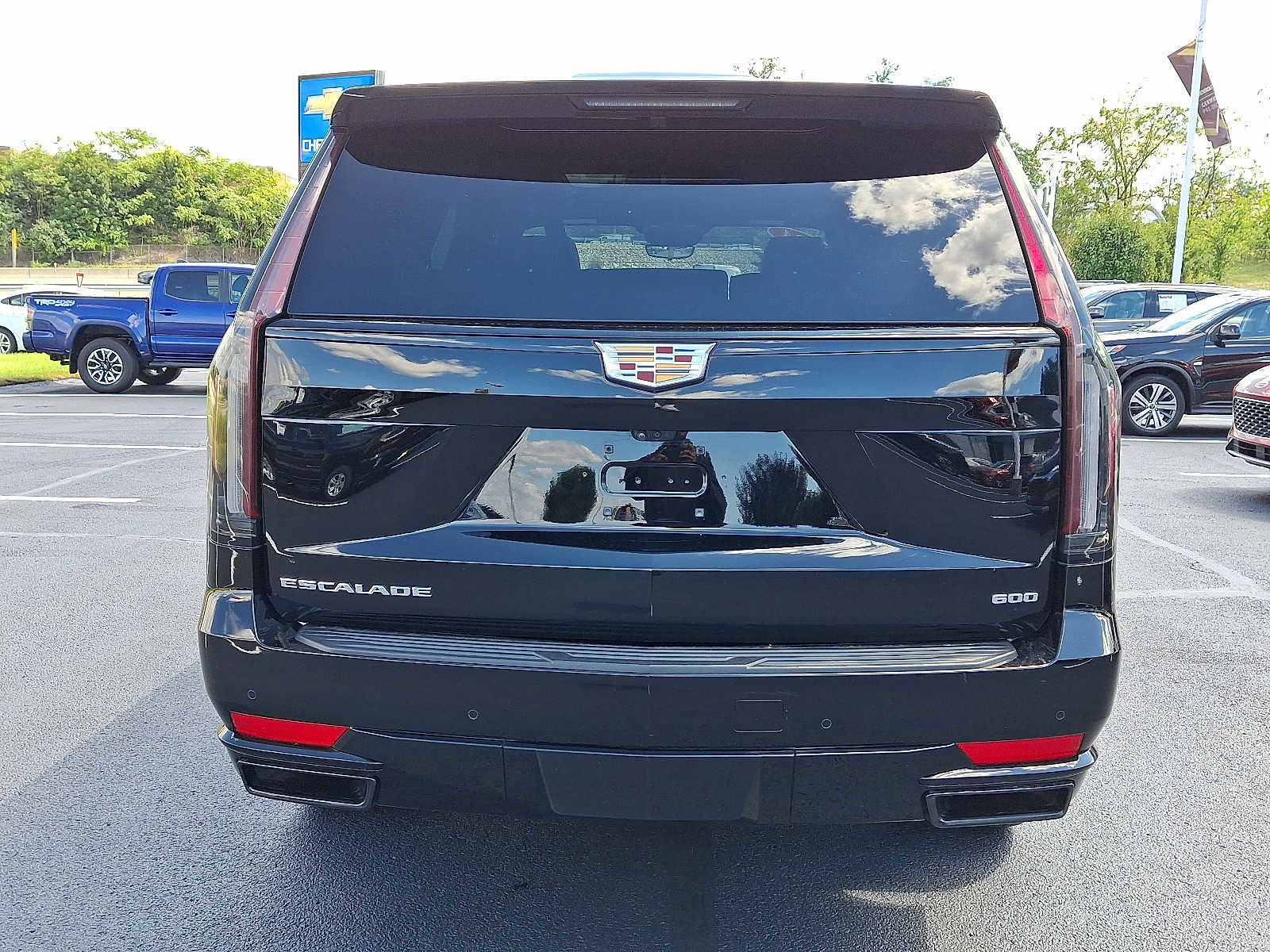 Used 2024 Cadillac Escalade Sport image 5