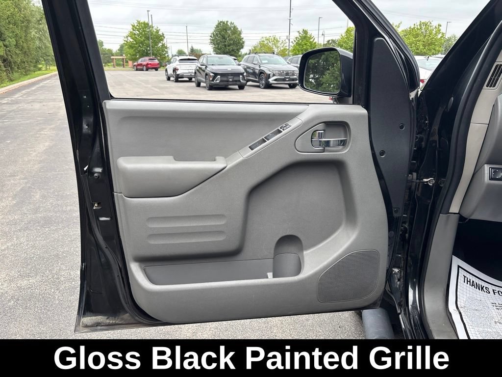 Used 2019 Nissan Frontier SV w/ Value Truck Package AWD/4WD image 17