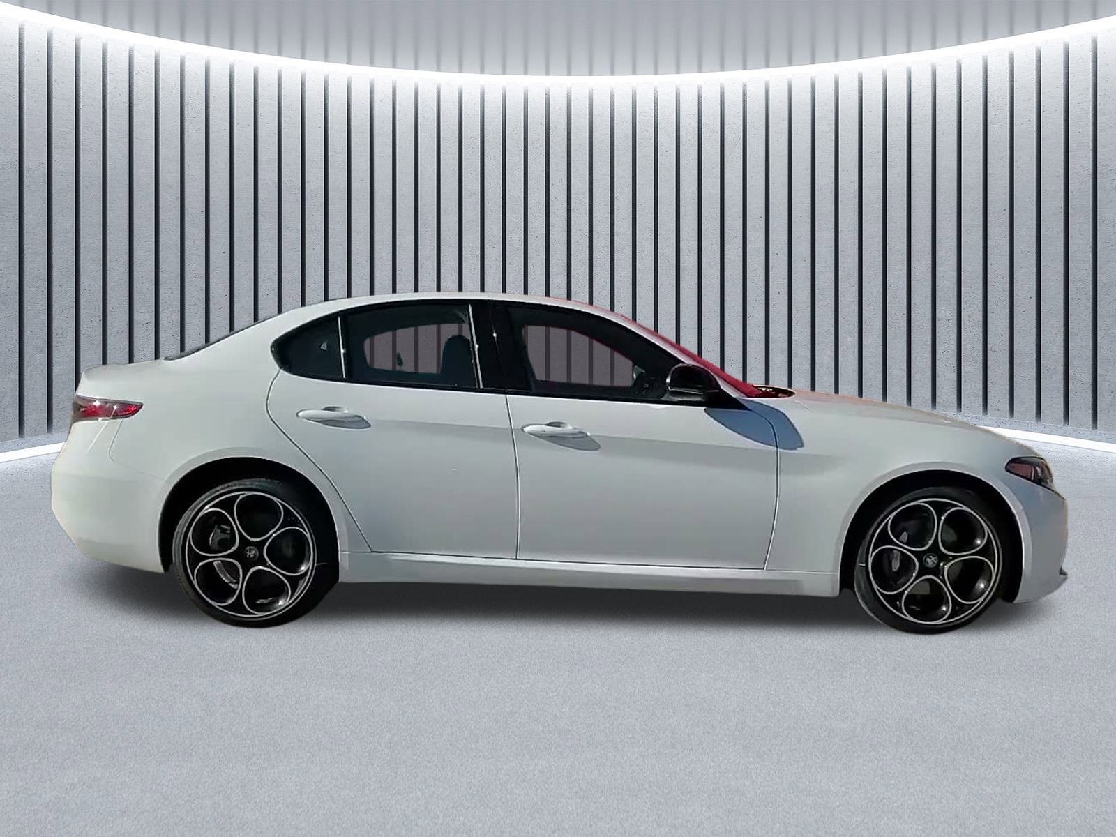 New 2025 Alfa Romeo Giulia AWD image 5