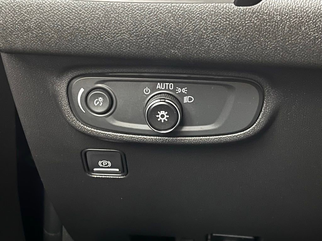 Used 2020 GMC Terrain SLE w/ Driver Convenience Package image 24