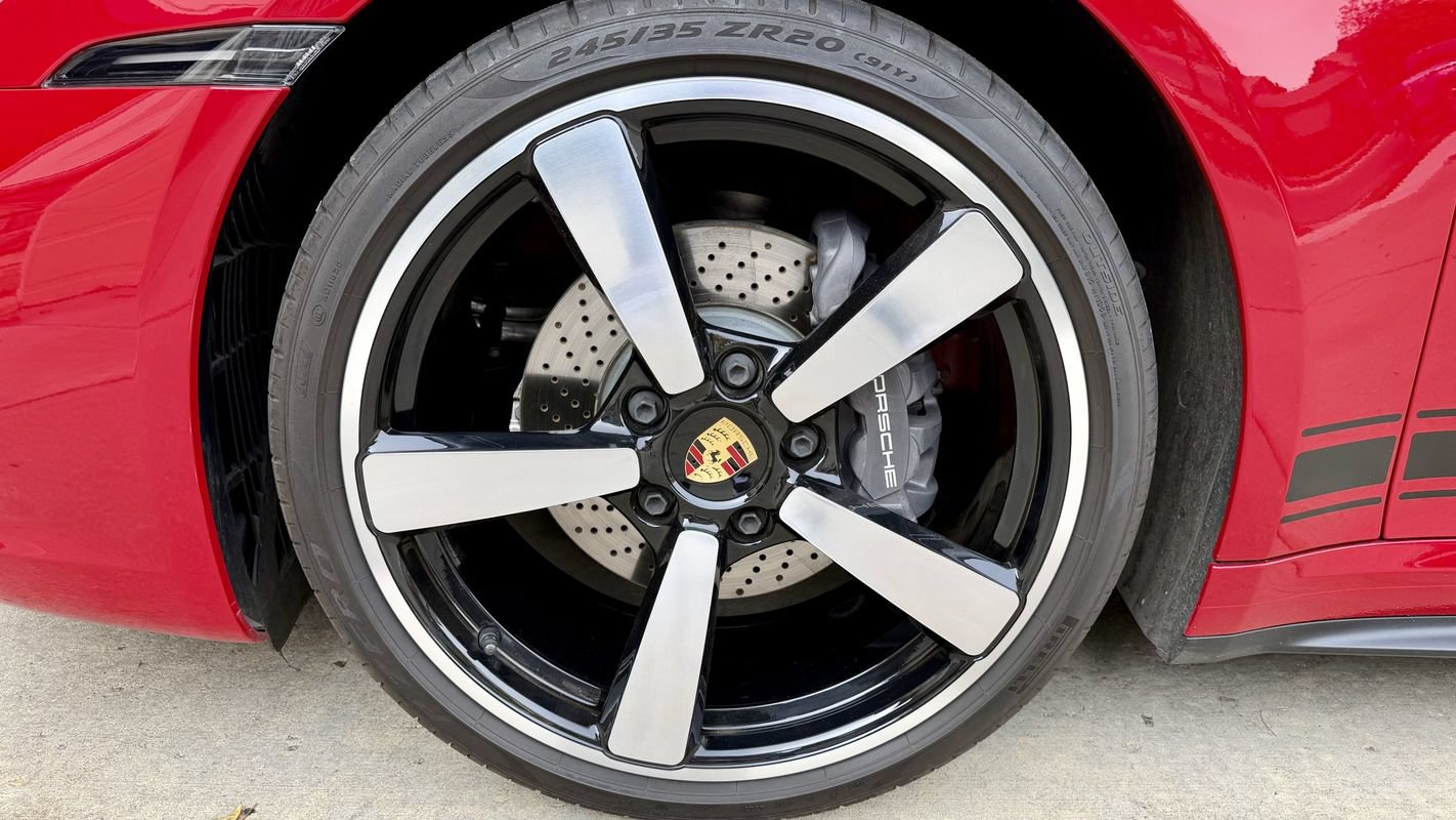 Used 2024 Porsche 911 Carrera RWD image 19