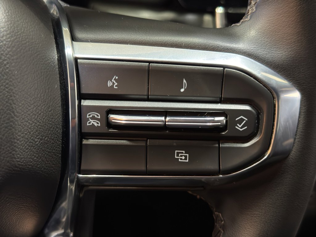 Used 2023 GMC Canyon Elevation w/ Elevation Premium Package image 26