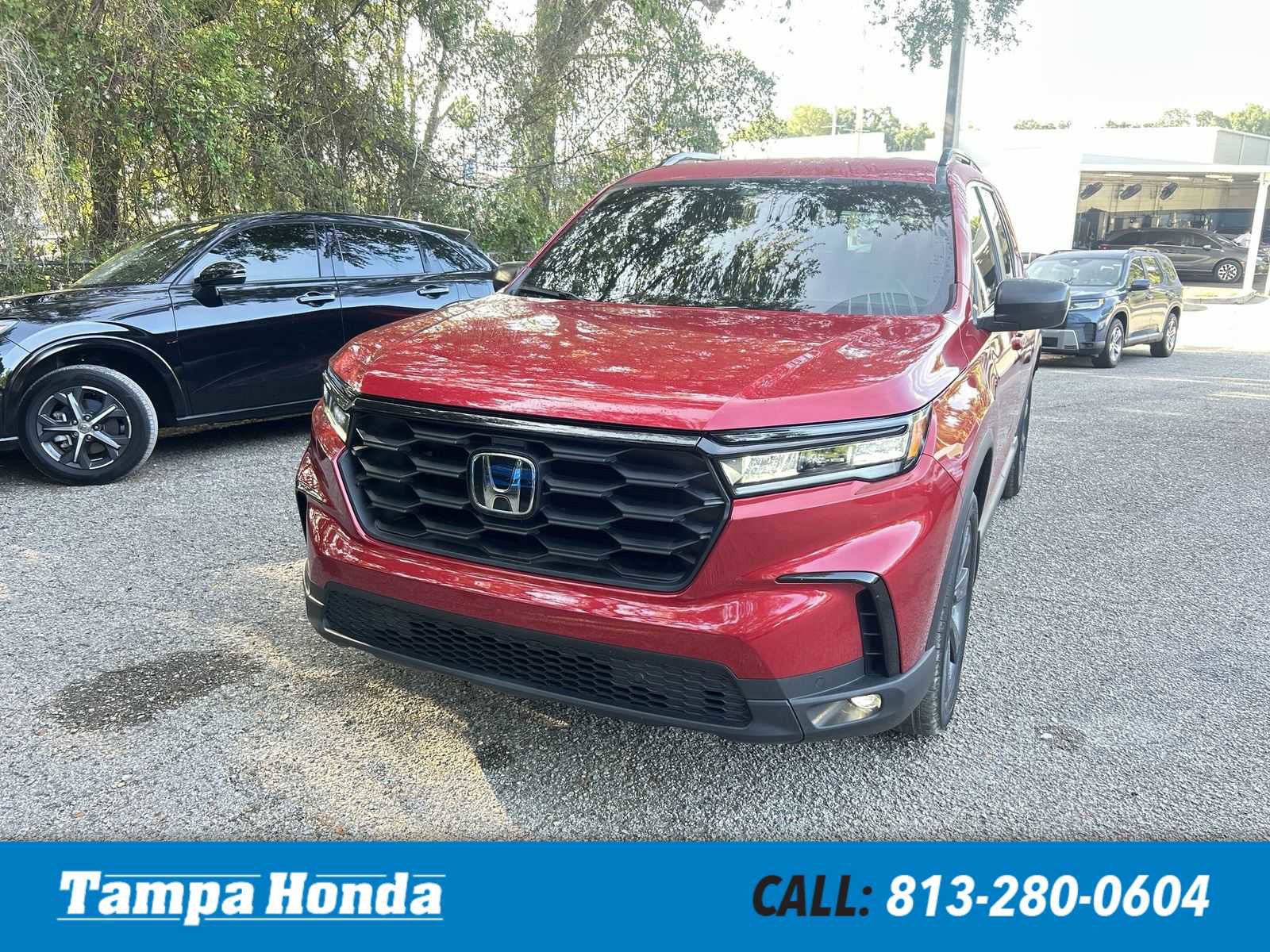 Used 2023 Honda Pilot Sport image 1