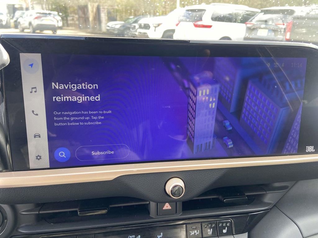 Used 2023 Toyota Crown Limited image 25