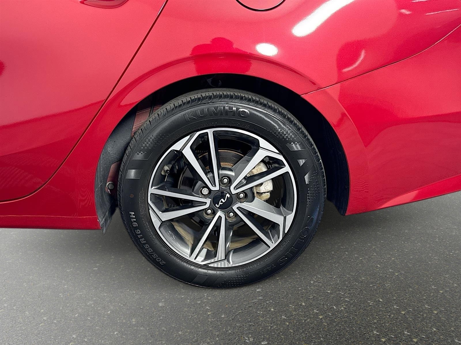 Used 2023 Kia Forte LXS image 28