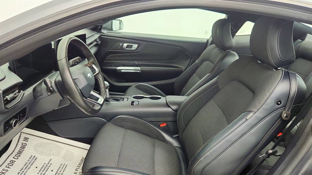Used 2024 Ford Mustang Coupe image 19