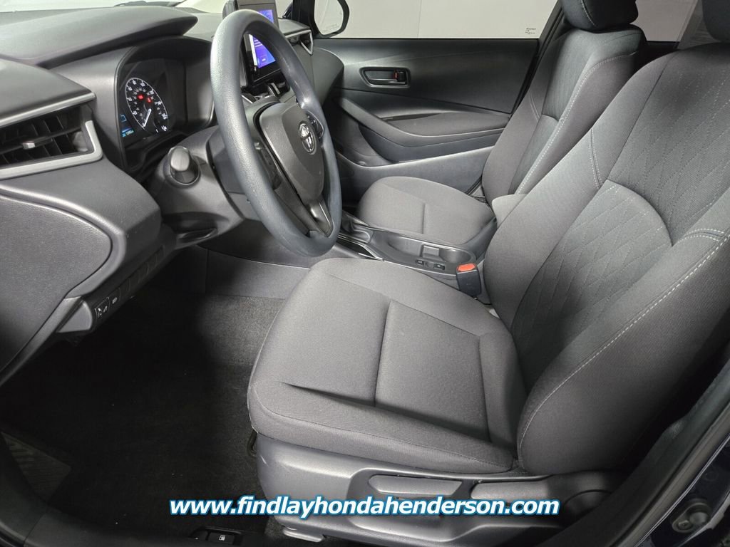 Used 2025 Toyota Corolla LE image 9