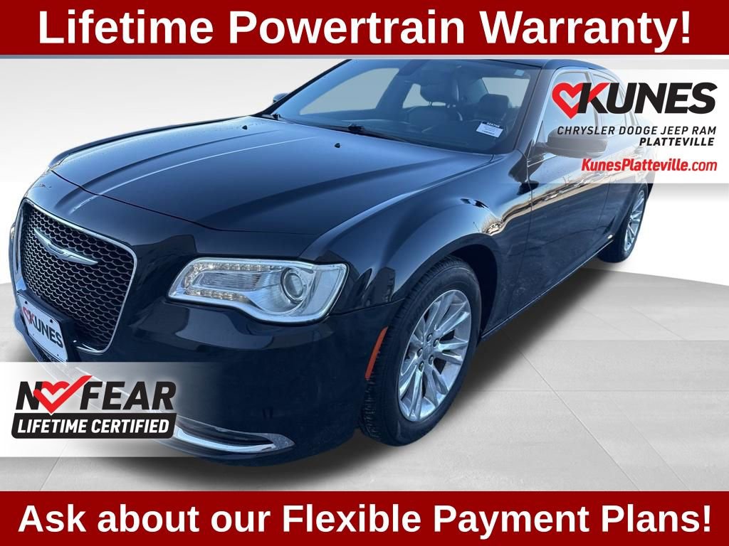 Used 2021 Chrysler 300 Touring L image 8
