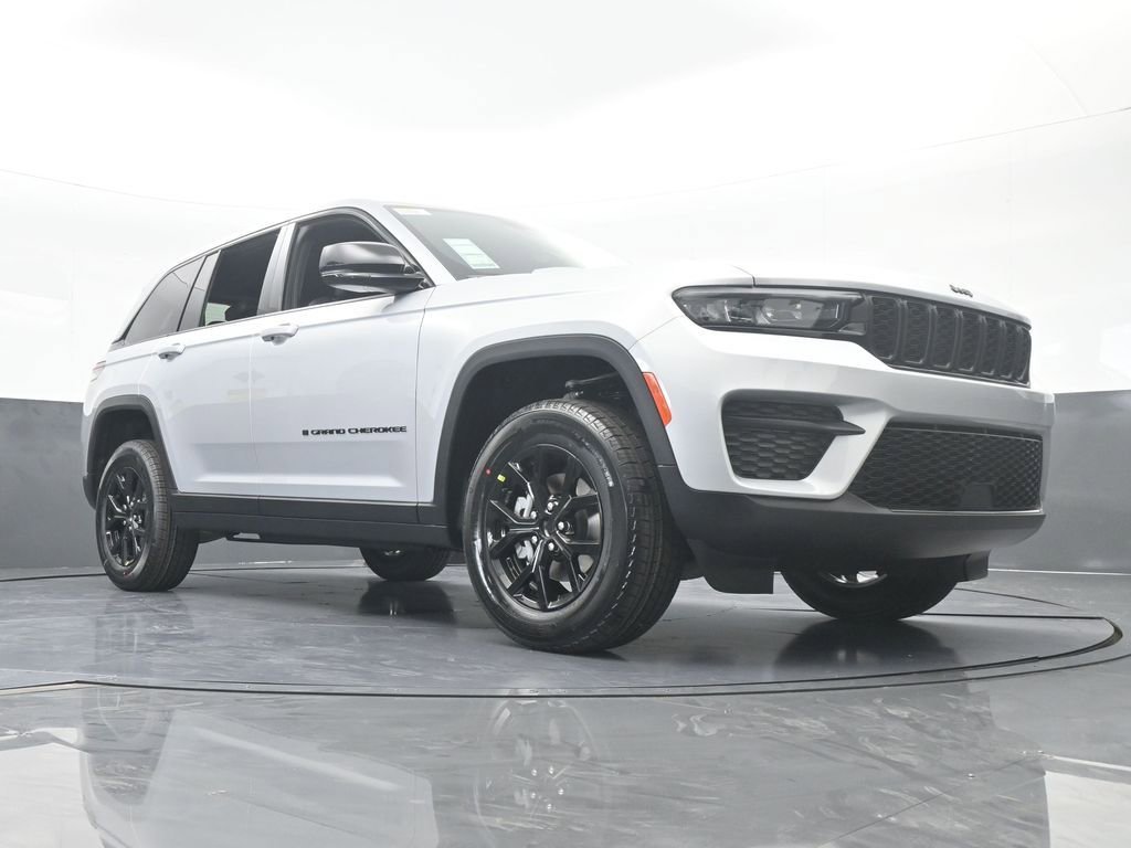 New 2025 Jeep Grand Cherokee Altitude image 57