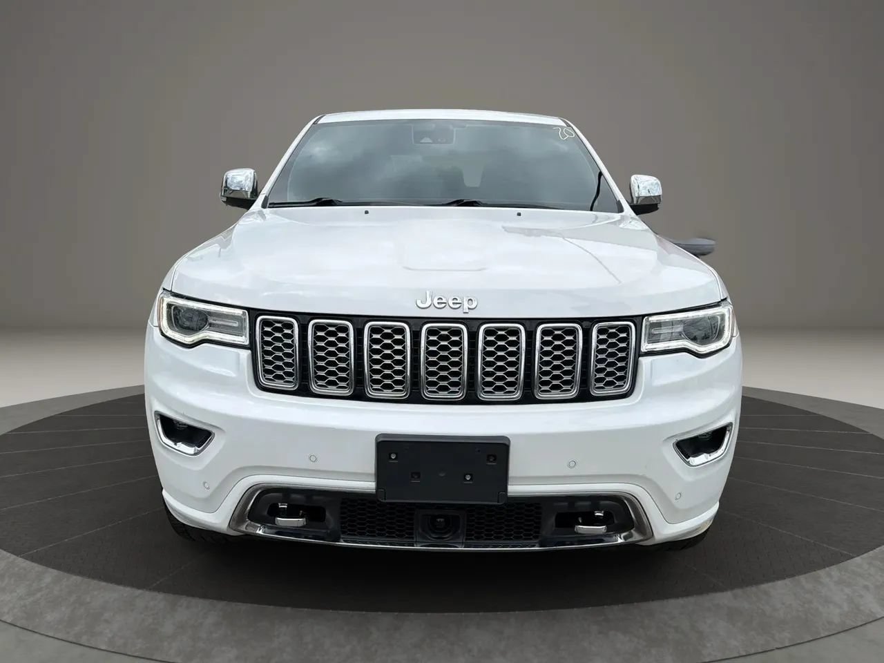 Used 2017 Jeep Grand Cherokee Overland w/ Jeep Active Safety Group AWD/4WD image 2