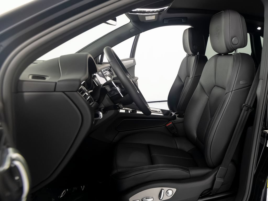 New 2026 Porsche Macan S AWD/4WD image 5