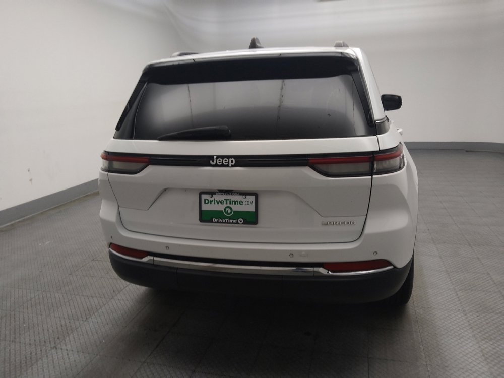 Used 2024 Jeep Grand Cherokee Laredo w/ Trailer Tow Package RWD image 7