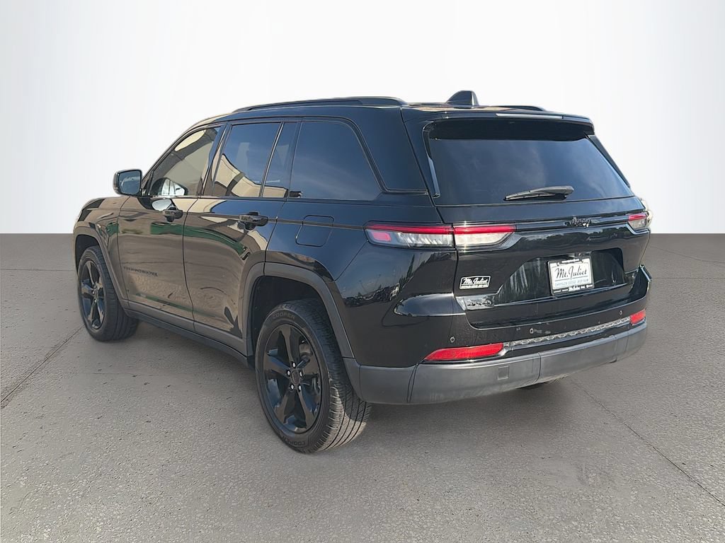 Used 2023 Jeep Grand Cherokee Altitude AWD/4WD image 6