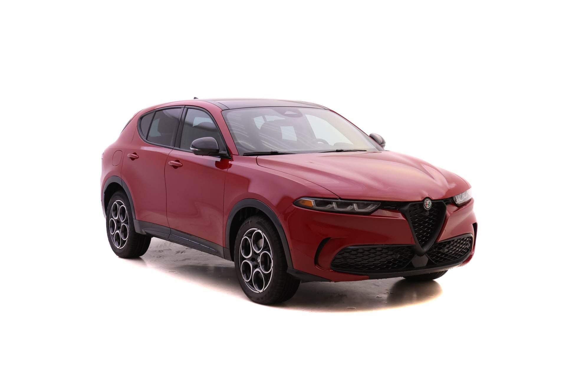 New 2025 Alfa Romeo Tonale w/ Premium Package AWD/4WD image 2