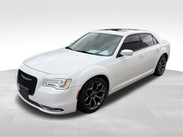 Used 2015 Chrysler 300 S RWD image 38