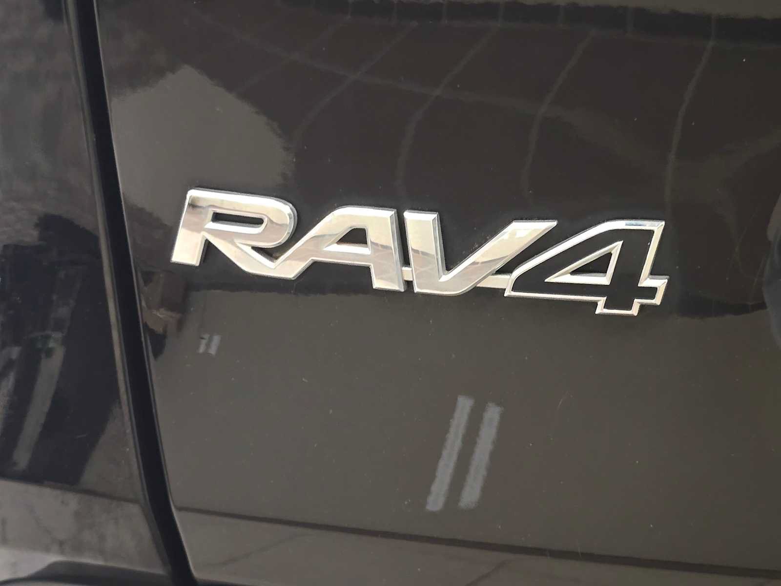 Certified 2021 Toyota RAV4 XLE Premium AWD/4WD image 7