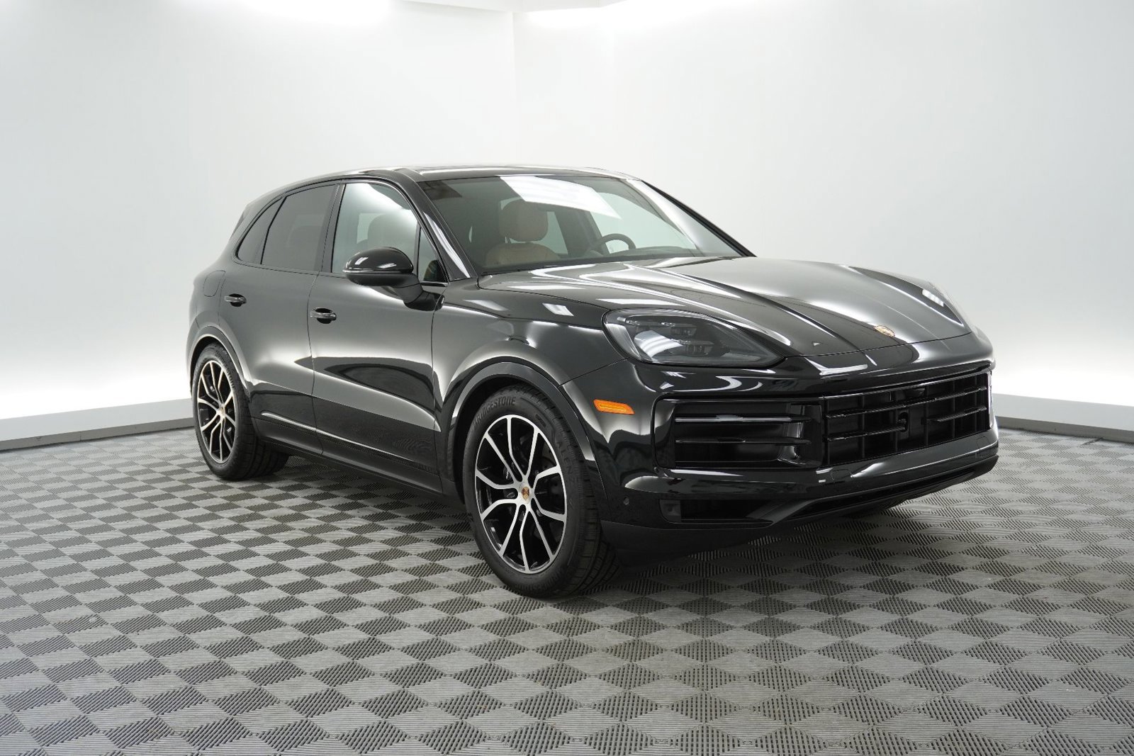 Certified 2025 Porsche Cayenne image 6