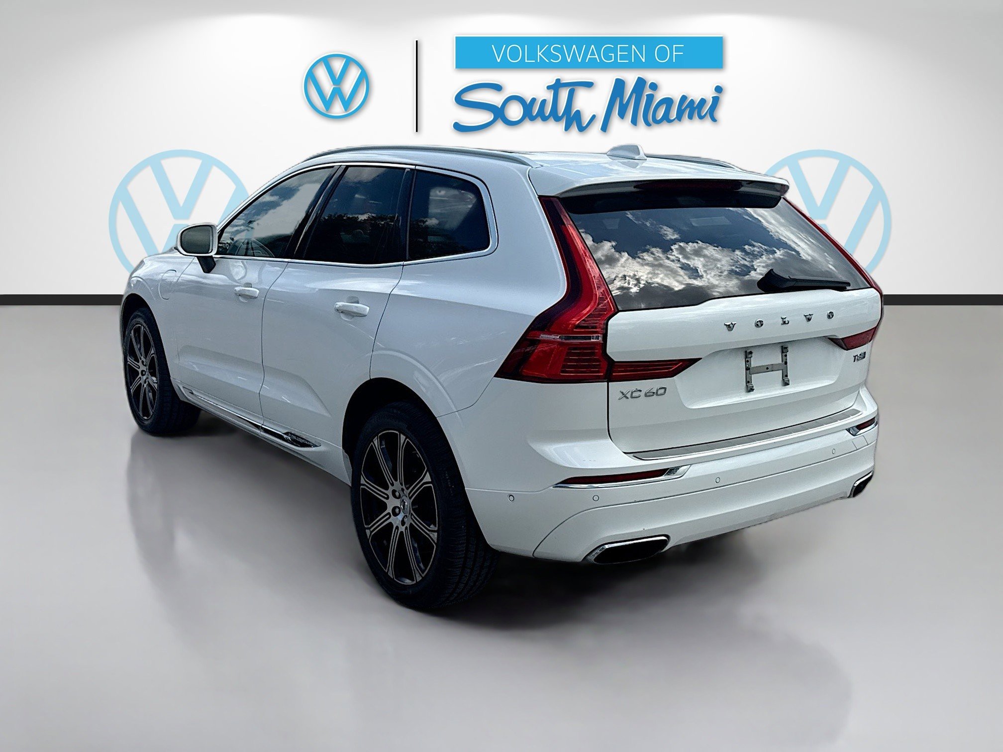 Used 2019 Volvo XC60 T8 Inscription w/ Advanced Package image 5