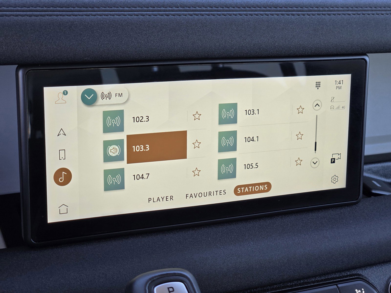 Used 2020 Land Rover Defender 110 SE image 14