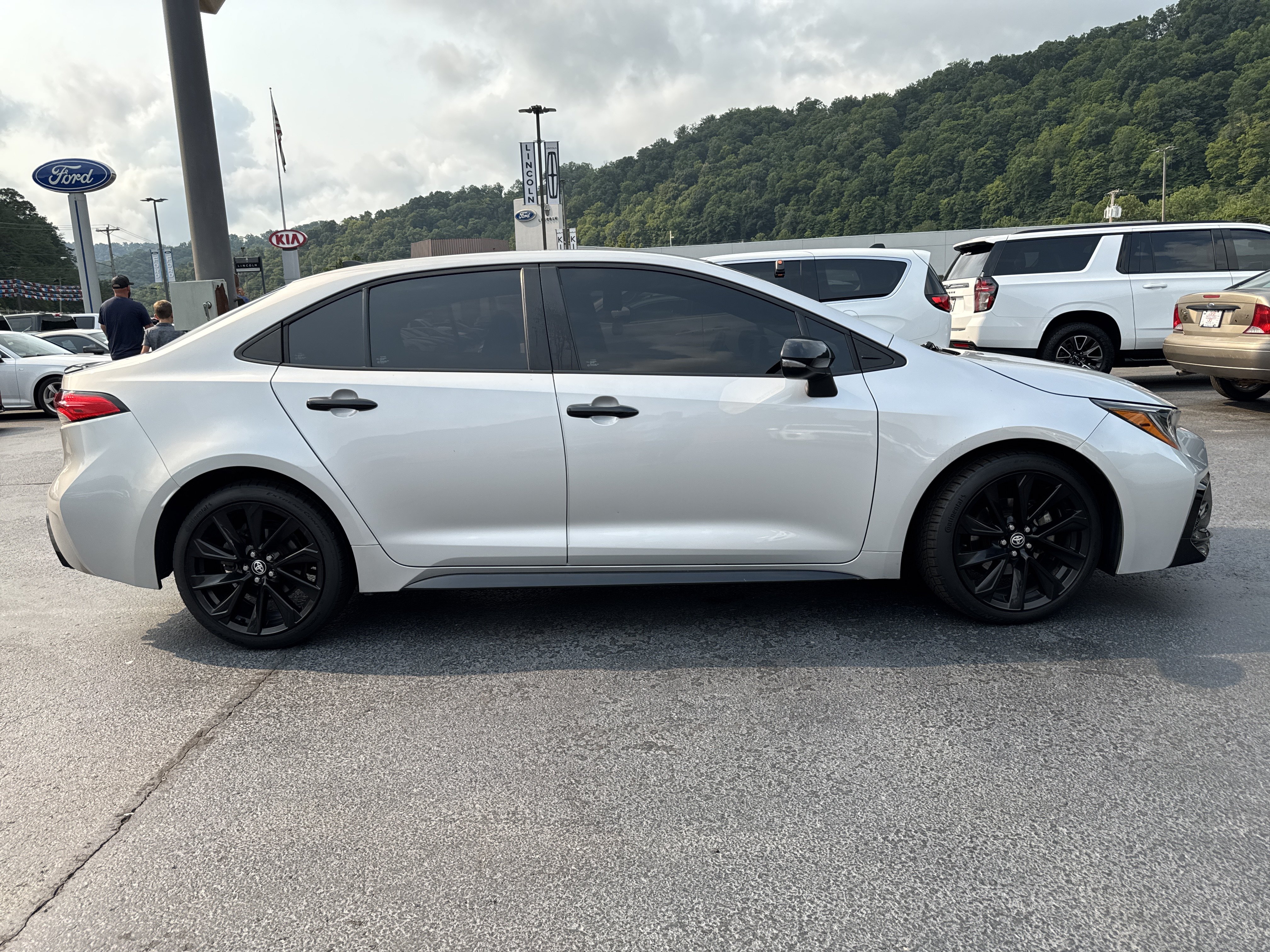 Used 2022 Toyota Corolla SE FWD image 8
