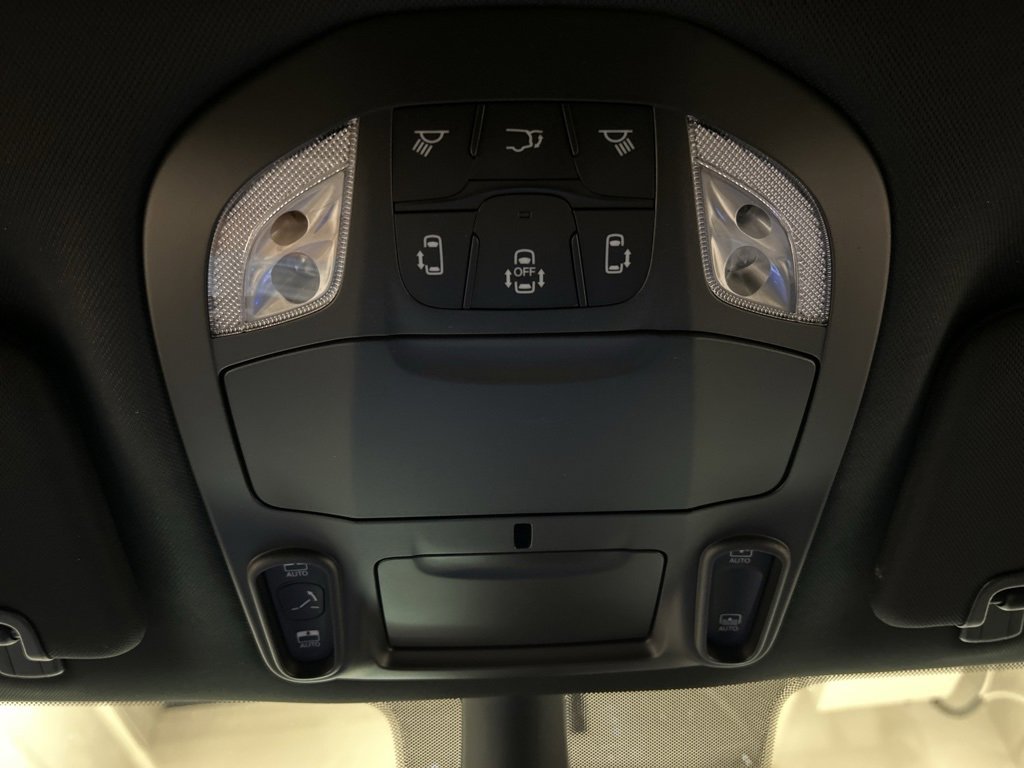 New 2026 Chrysler Pacifica Limited image 25