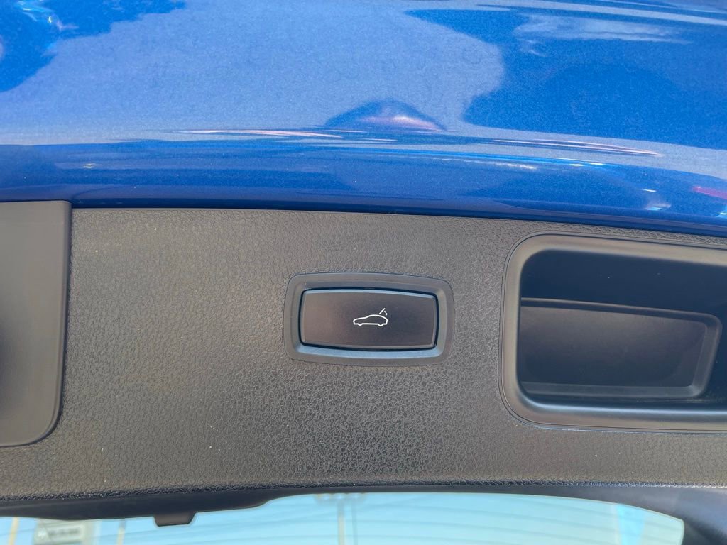 Used 2017 Porsche Macan AWD/4WD image 11