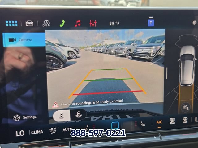 New 2026 Volkswagen Tiguan SE FWD image 17