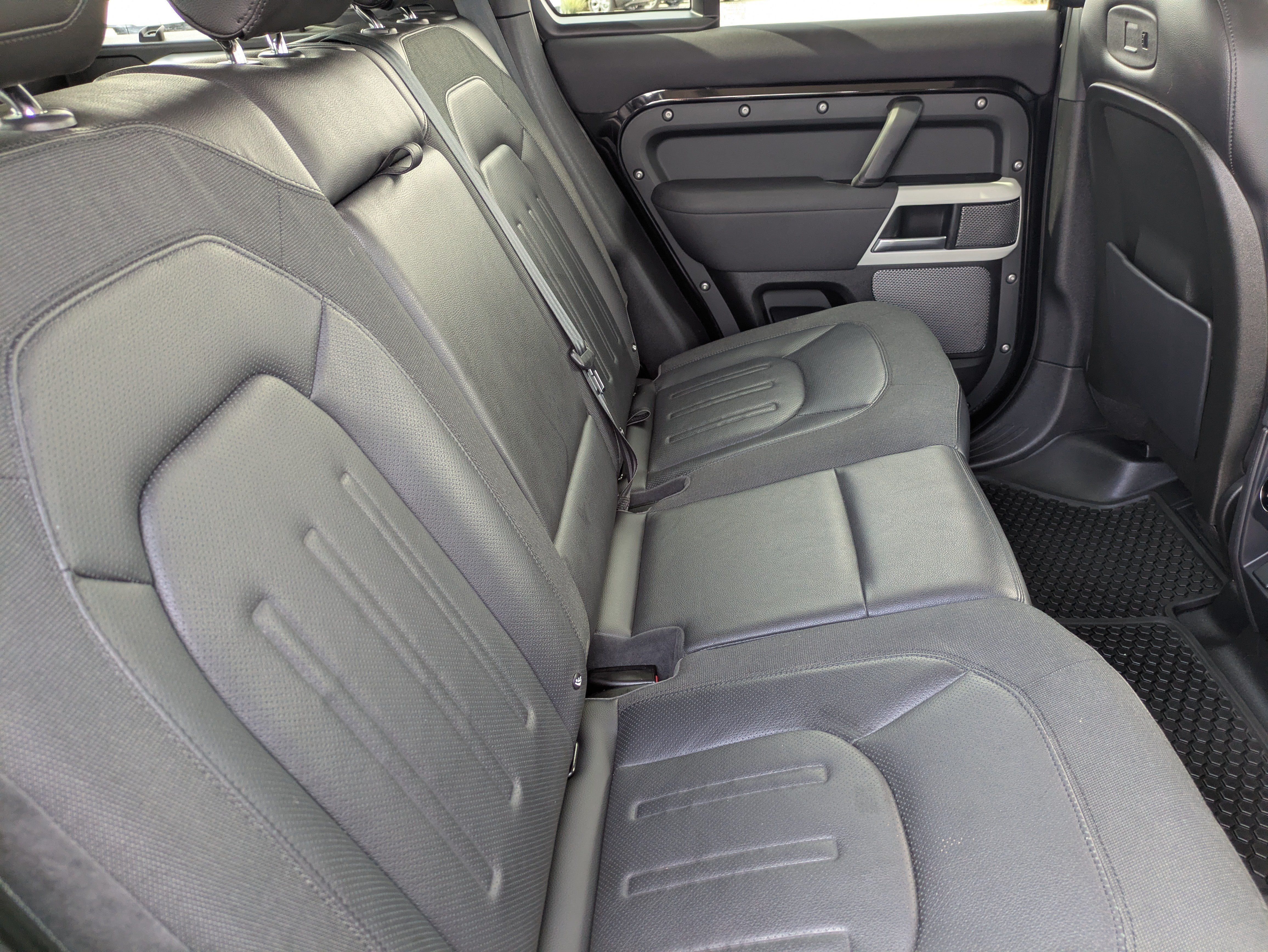 Used 2020 Land Rover Defender 110 SE AWD/4WD image 17