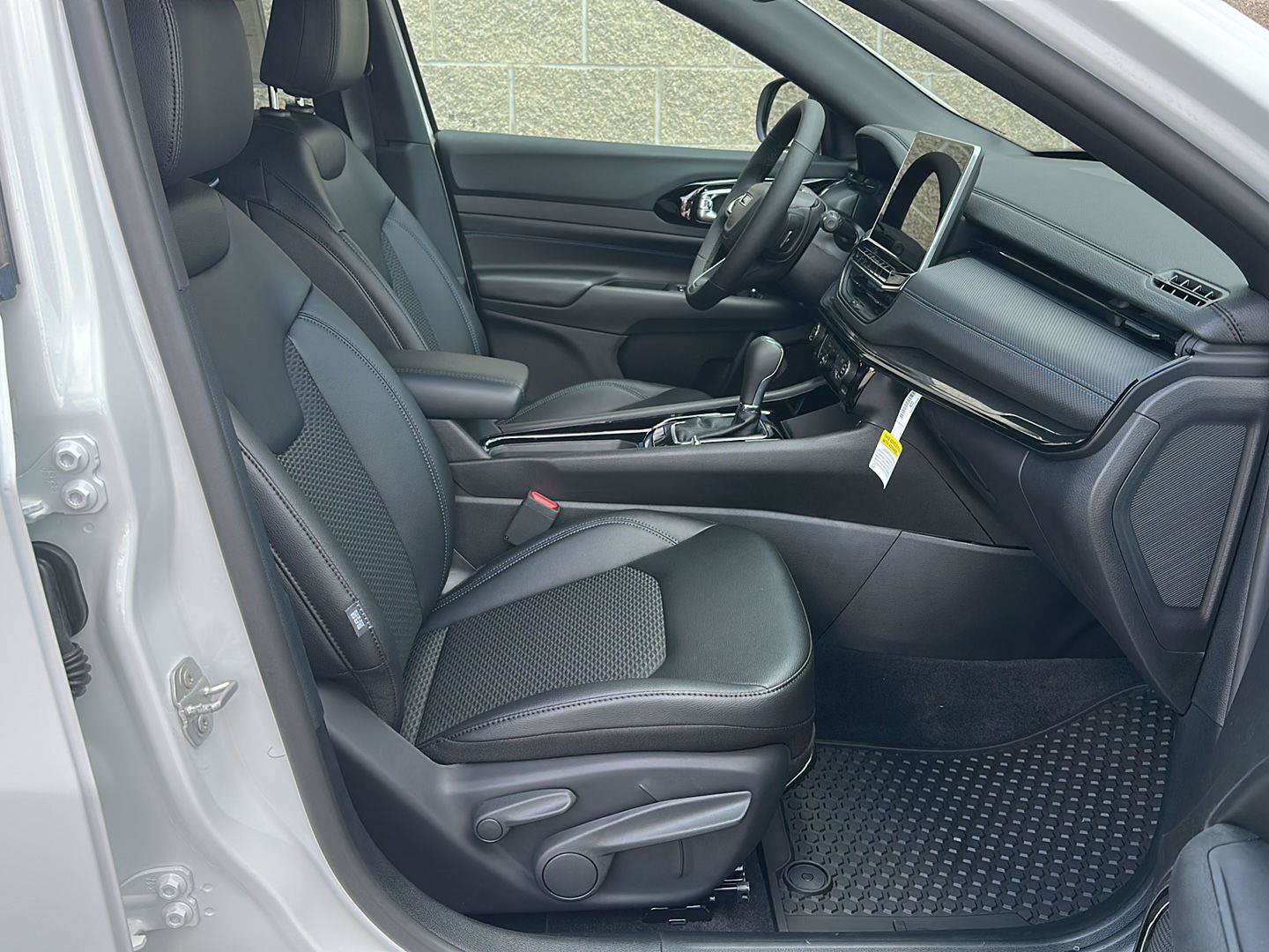 New 2026 Jeep Compass Latitude AWD/4WD image 19