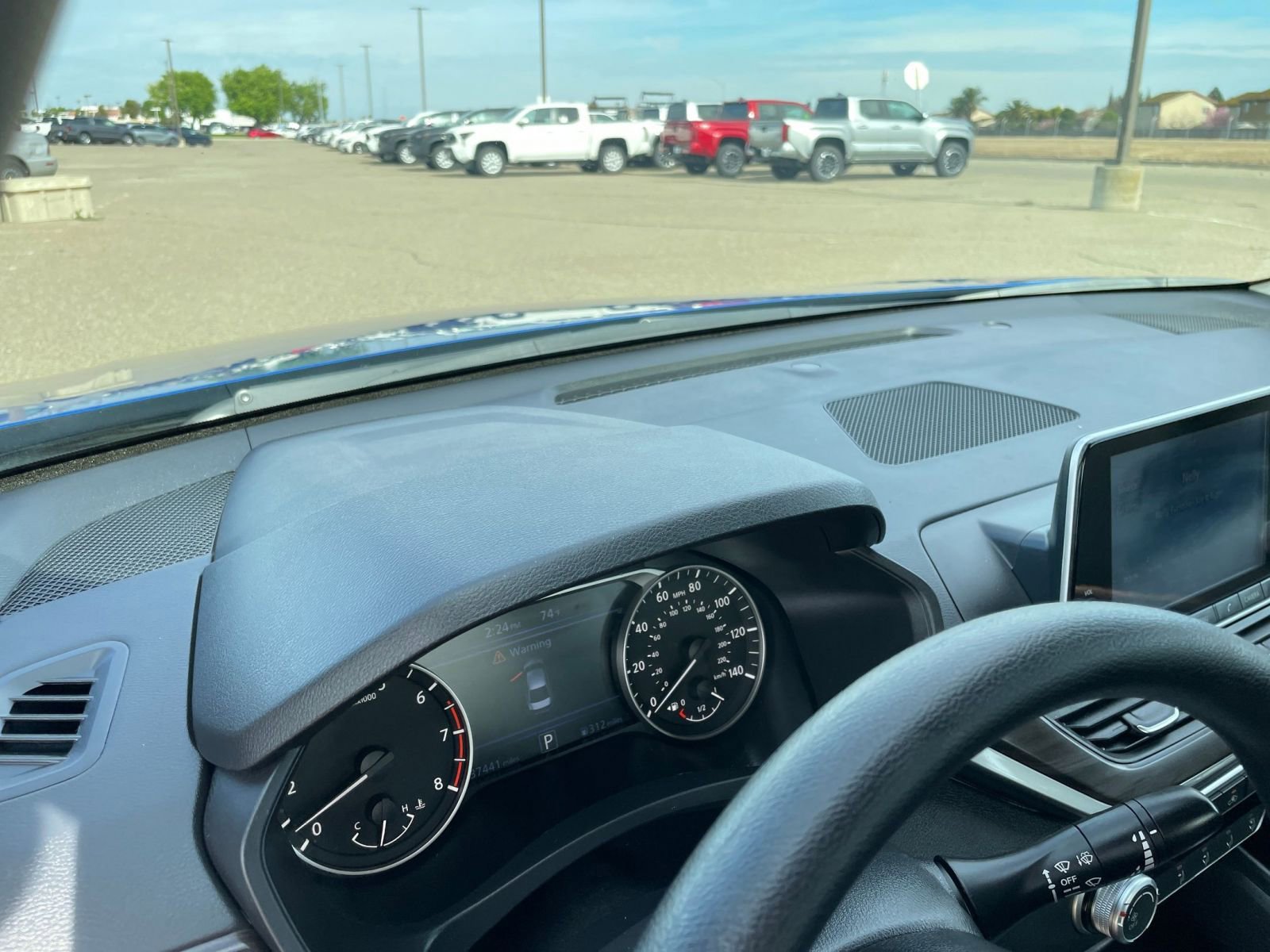 Used 2025 Nissan Altima 2.5 SV FWD image 35