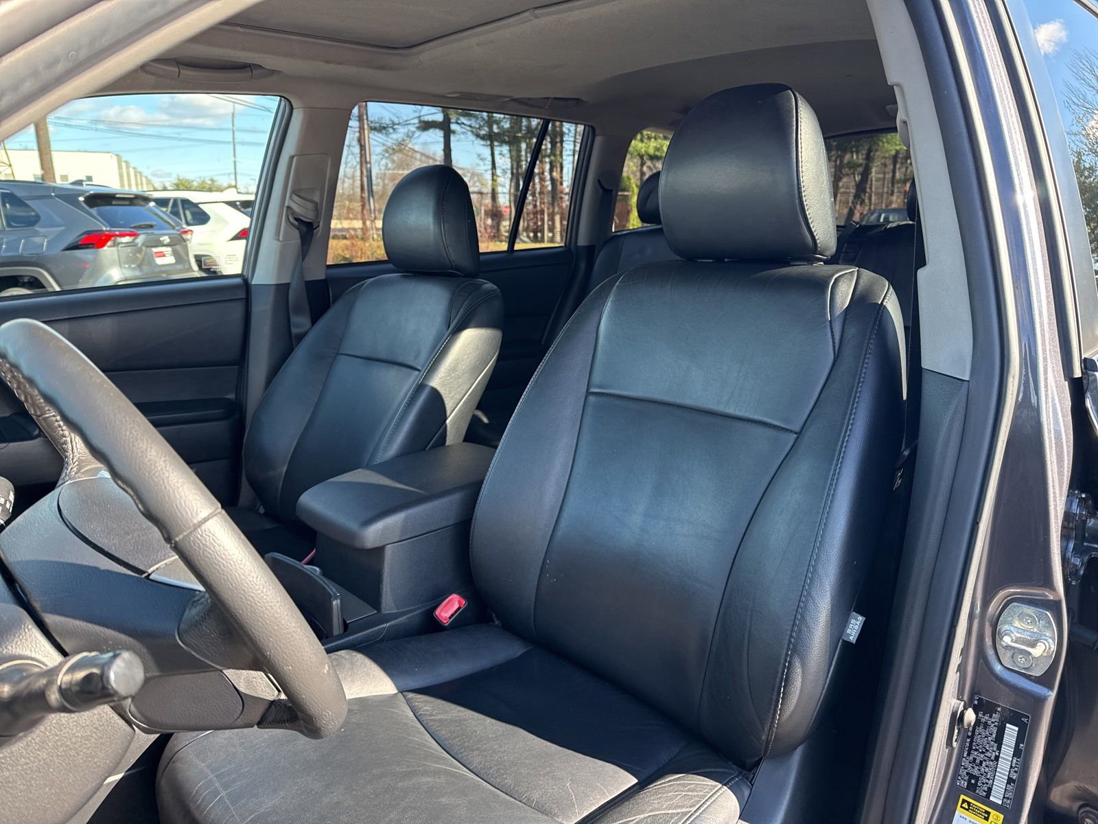 Used 2012 Toyota Highlander SE image 12