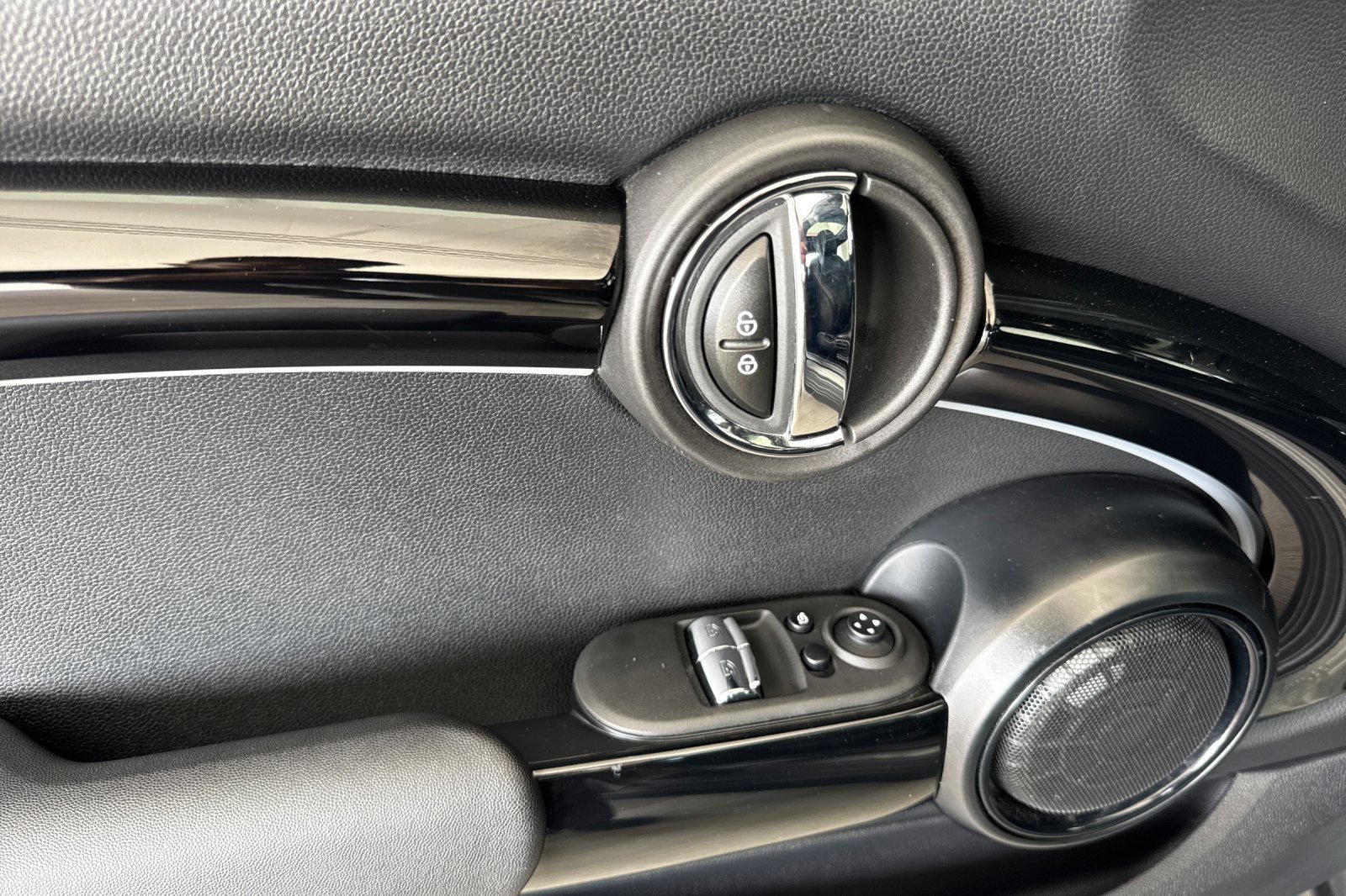 Used 2022 MINI Cooper SE FWD image 10