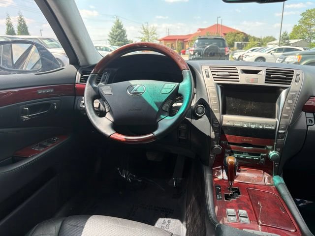 Used 2007 Lexus LS 460 L w/ Luxury Pkg RWD image 8