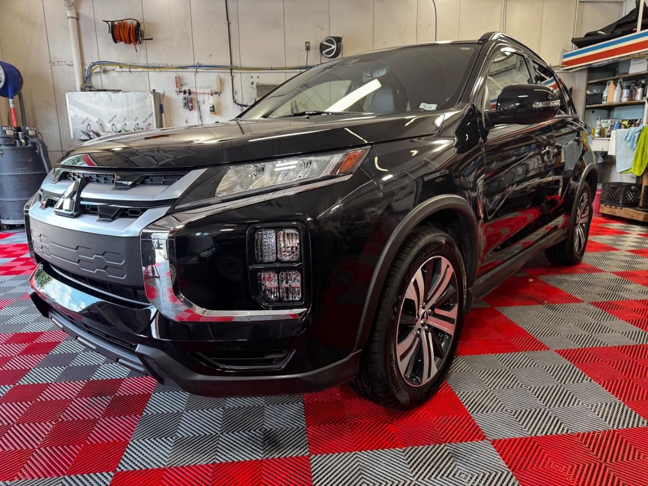 Used 2024 Mitsubishi Outlander Sport SEL AWD/4WD image 3