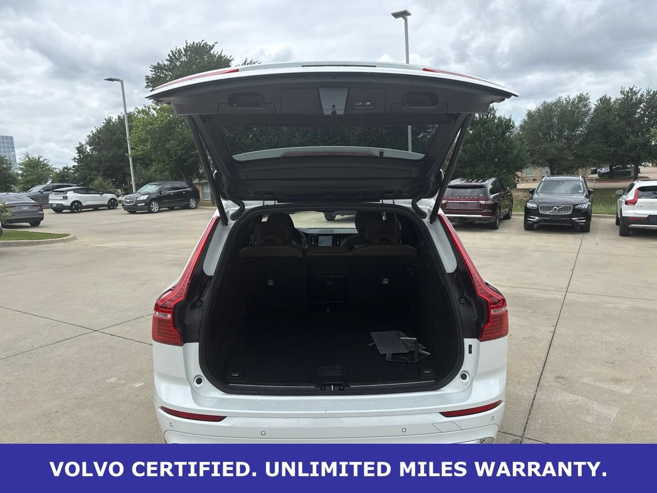 Certified 2023 Volvo XC60 B5 Ultimate w/ Climate Package AWD/4WD image 7