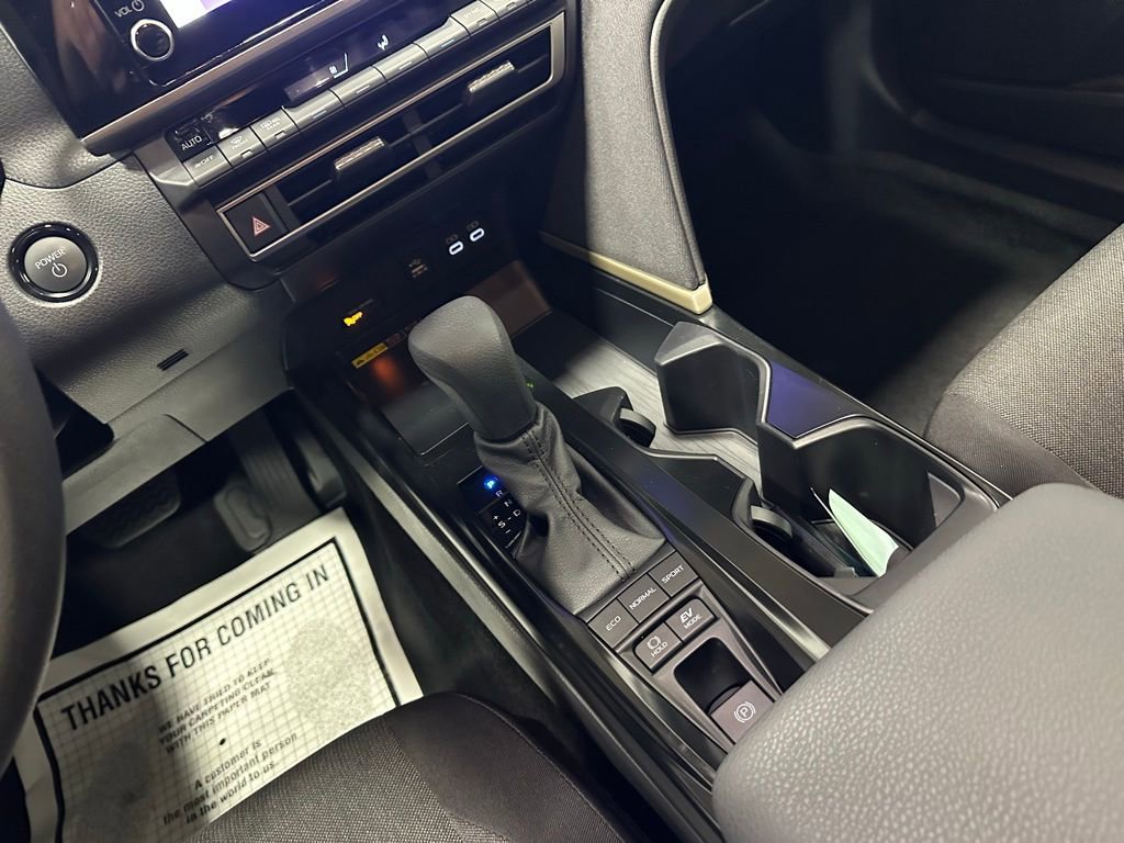 Used 2025 Toyota Camry LE FWD image 40