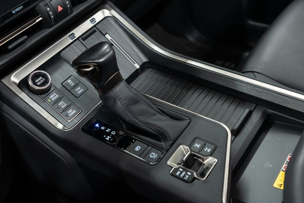 Used 2024 Lexus GX 550 AWD/4WD image 22