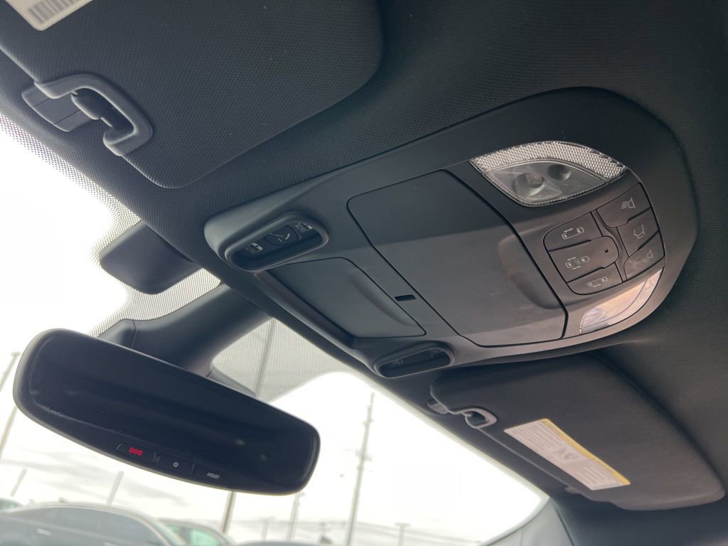 Used 2020 Chrysler Pacifica Touring-L image 24