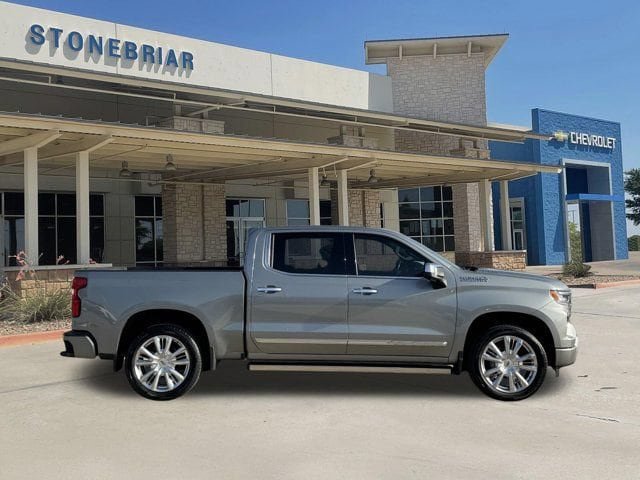 Used 2025 Chevrolet Silverado 1500 High Country AWD/4WD image 4