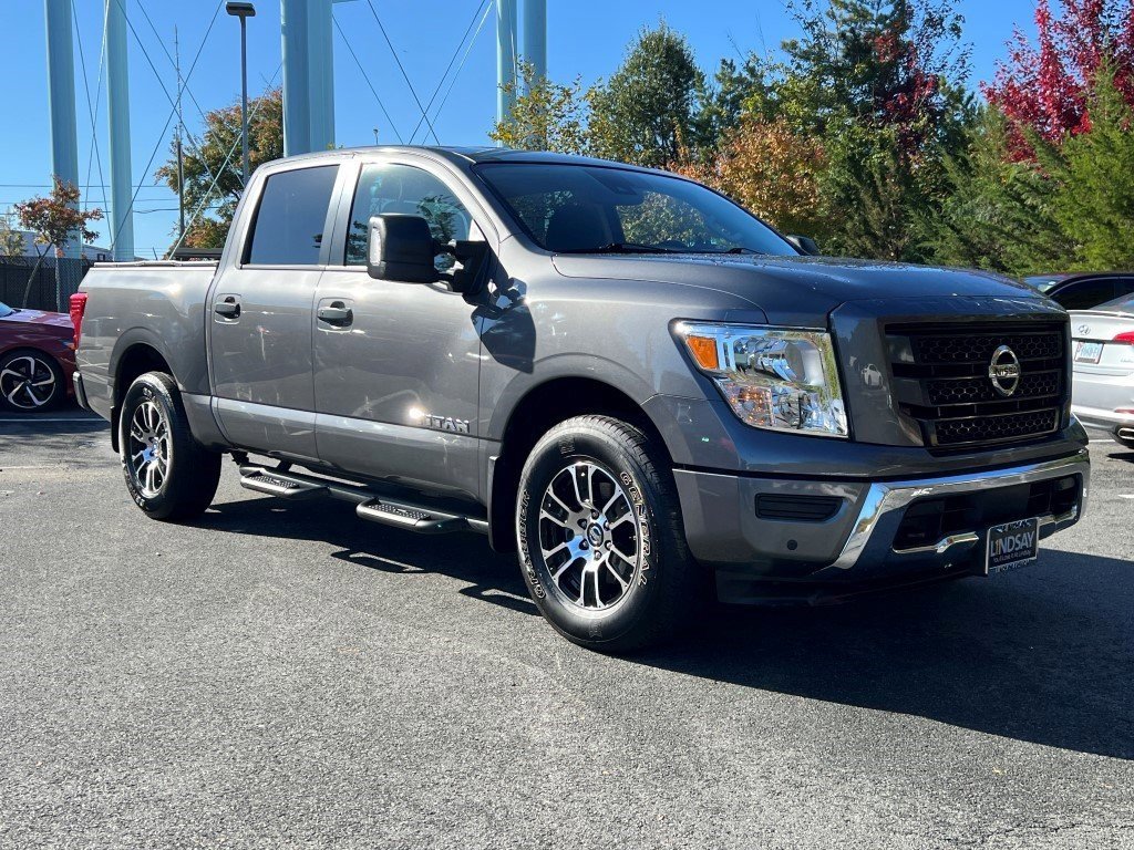 Used 2022 Nissan Titan SV w/ SV Convenience Package