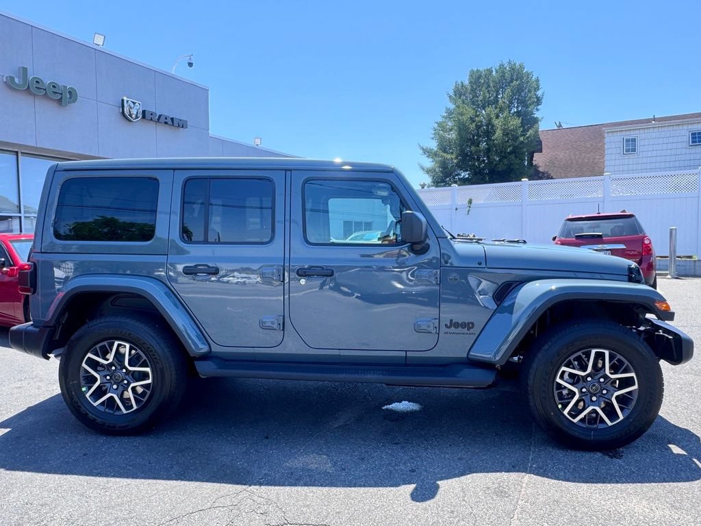 New 2026 Jeep Wrangler Unlimited Sahara w/ Safety Group AWD/4WD image 8