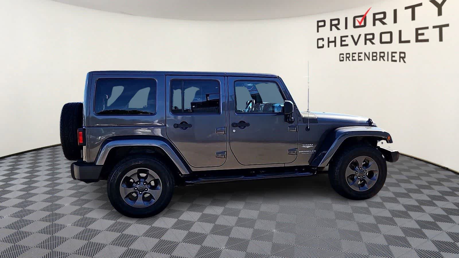Used 2014 Jeep Wrangler Unlimited Sahara w/ Connectivity Group AWD/4WD image 9