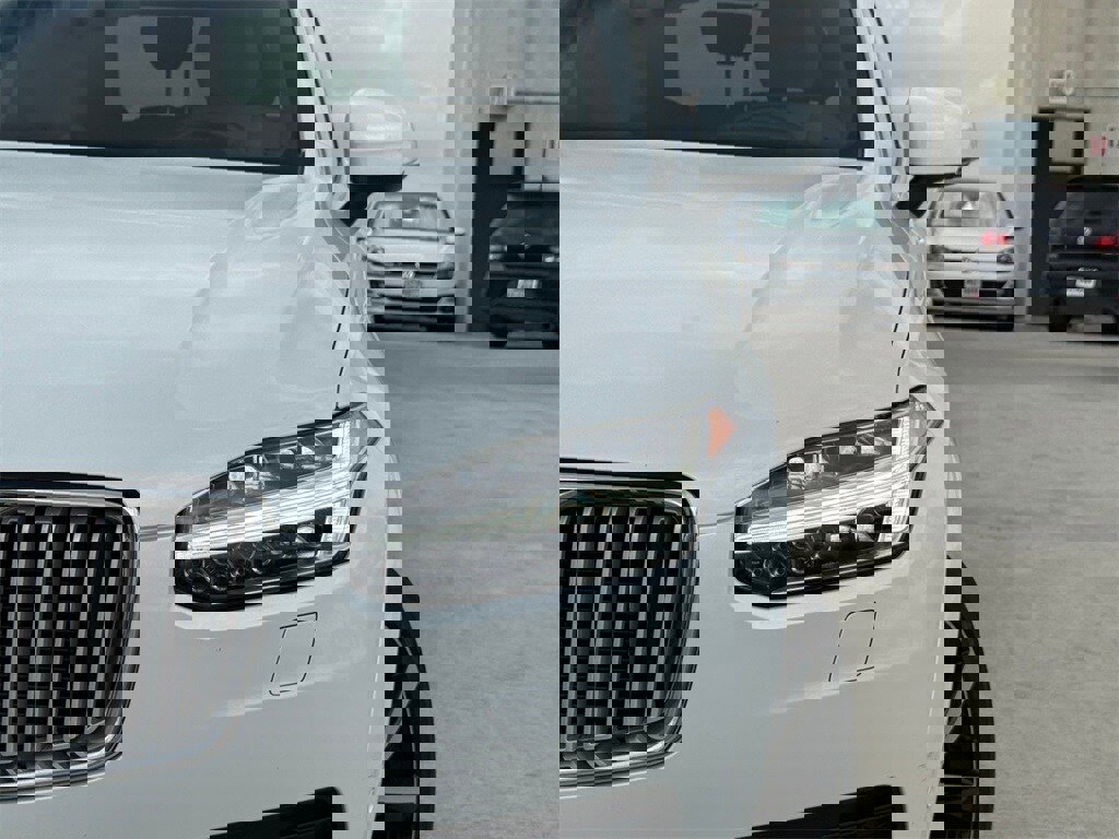 Used 2019 Volvo XC90 T8 Inscription w/ Luxury Package image 5