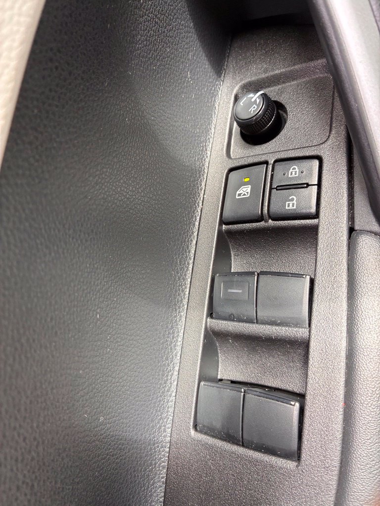 Used 2025 Toyota Corolla Cross L FWD image 30