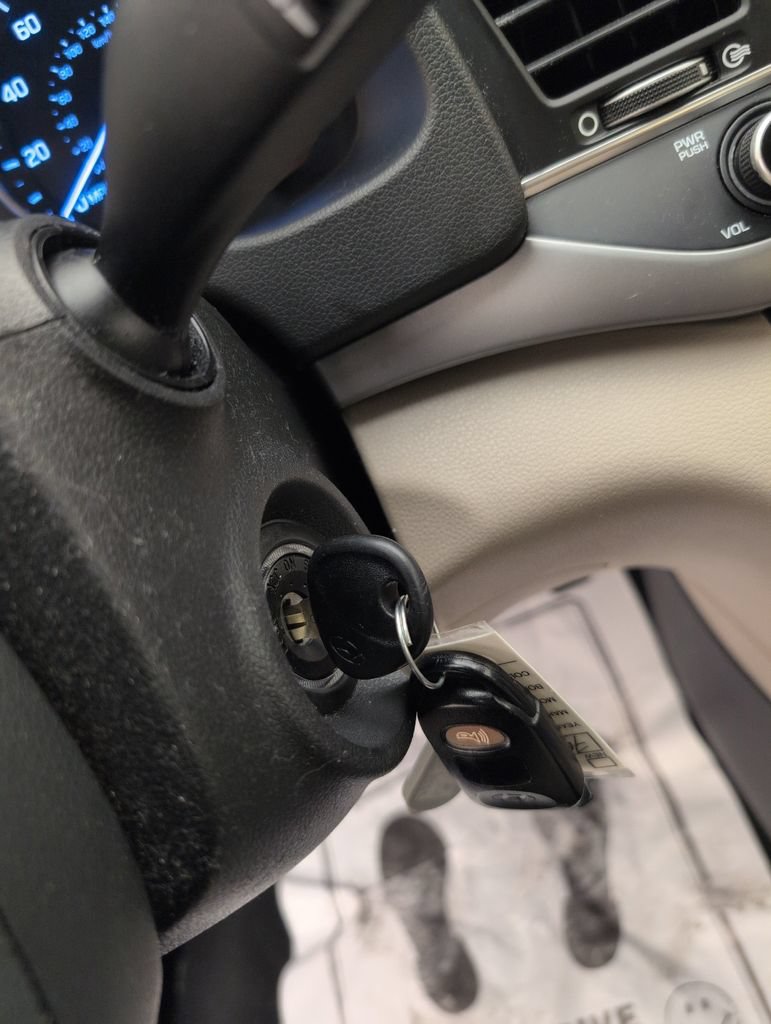 Used 2017 Hyundai Elantra SE FWD image 37