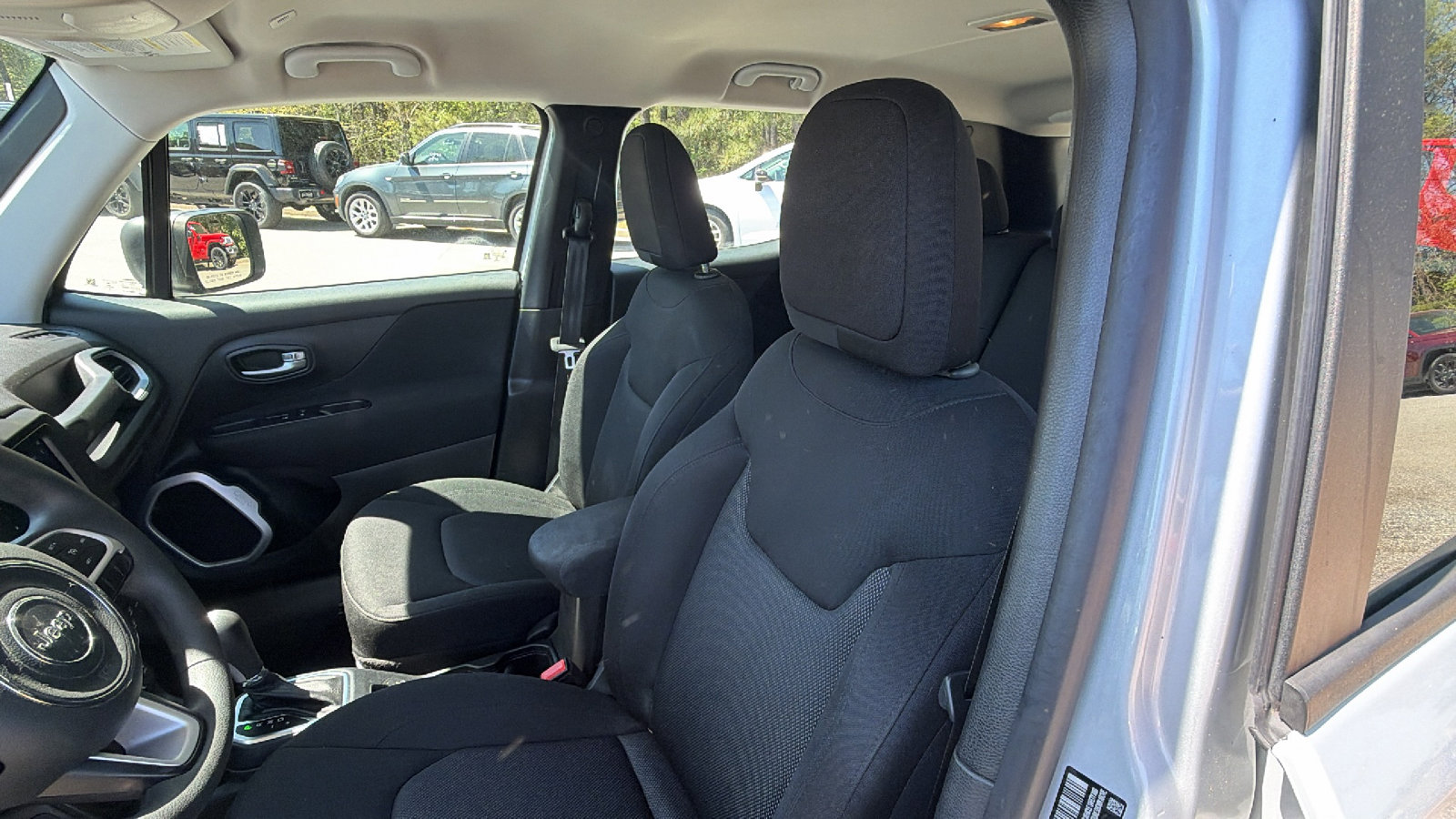 Used 2020 Jeep Renegade Sport w/ UConnect 7.0 Group image 17
