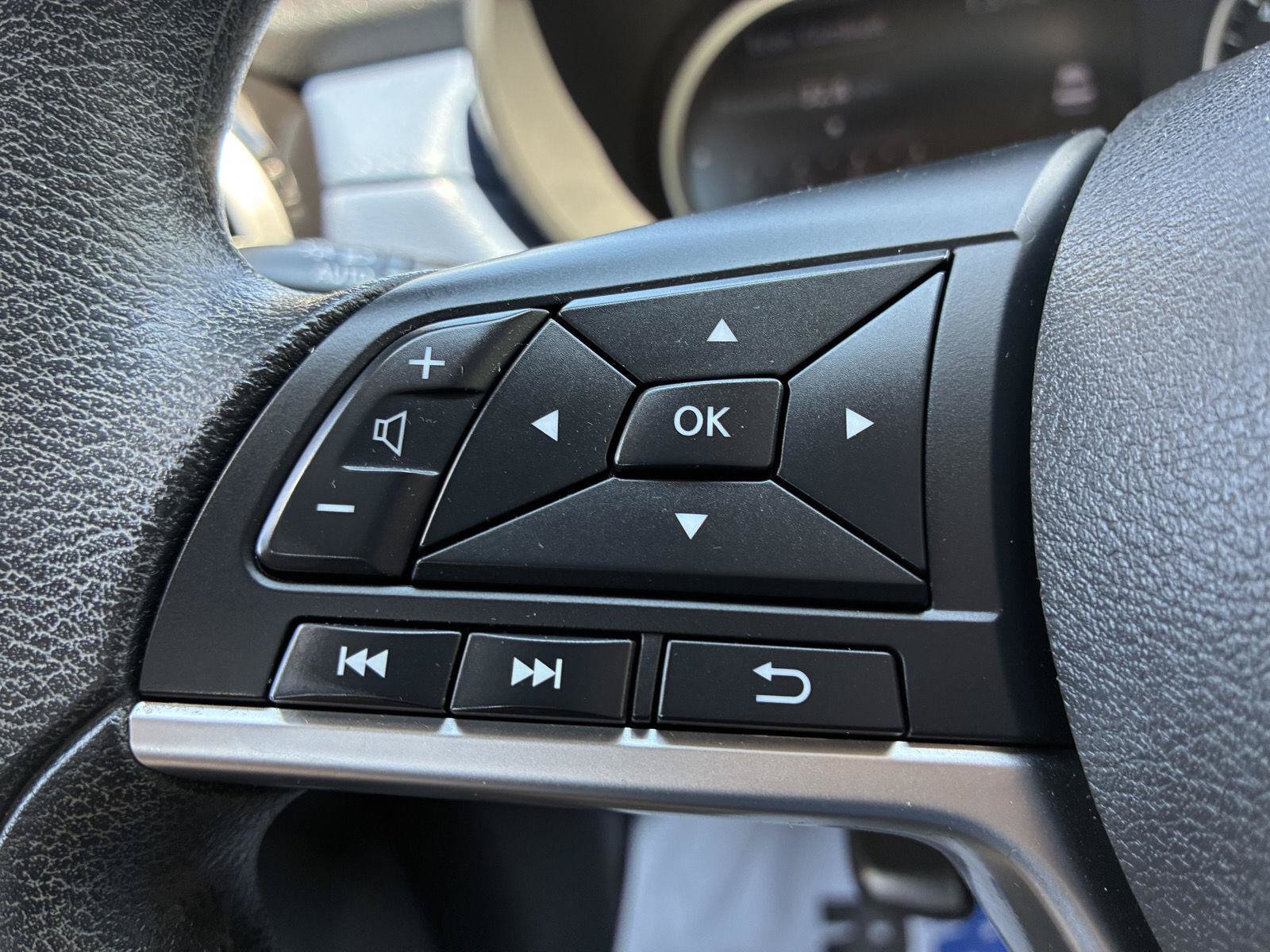 Used 2023 Nissan Versa SV FWD image 18