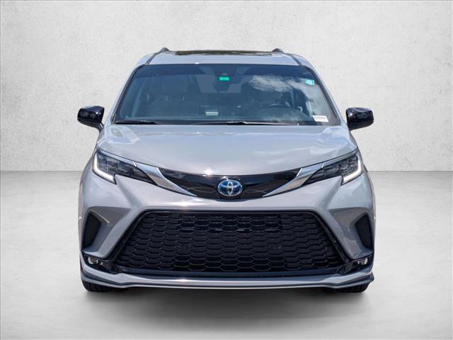 Used 2024 Toyota Sienna XSE FWD image 2